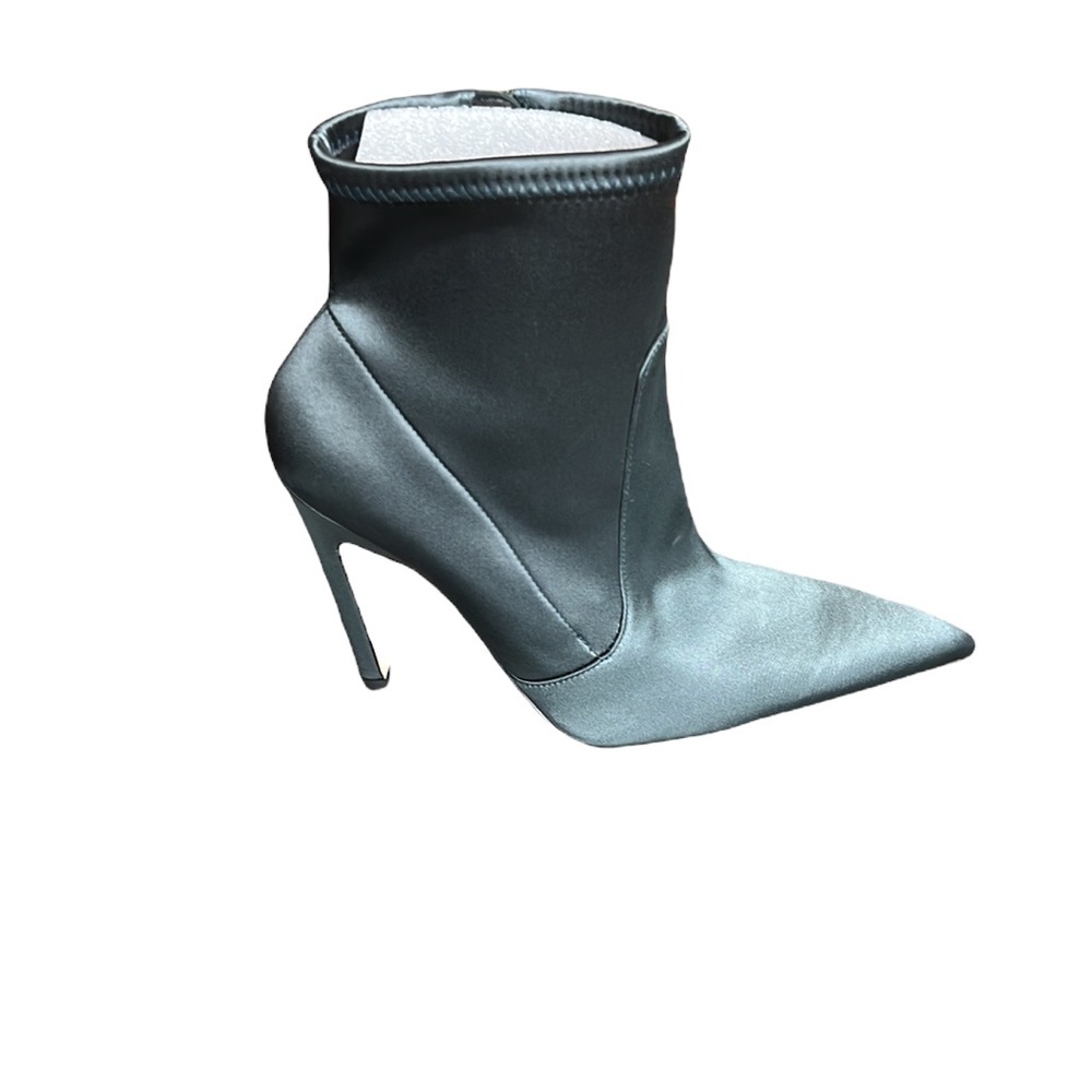 Good American The Icon Bootie Size 7.5